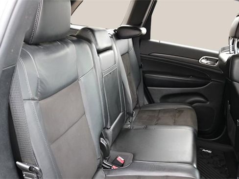 Used 2018 Jeep Grand Cherokee Altitude image 17