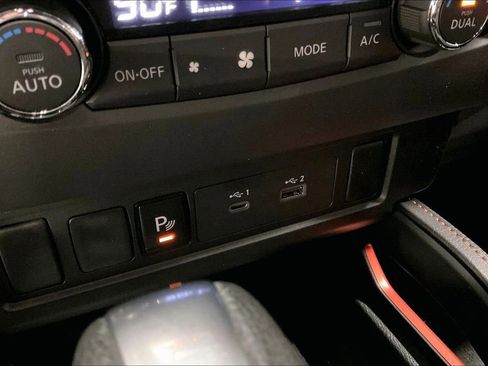 Used 2025 Nissan Frontier PRO-4X AWD/4WD image 28