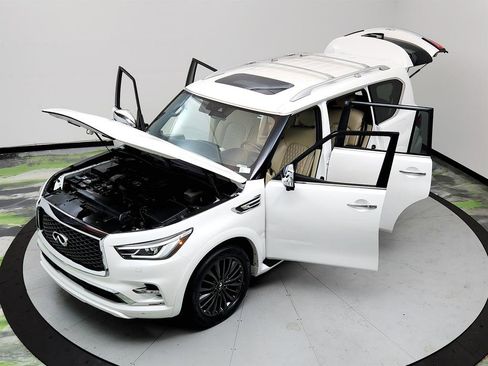 Used 2021 INFINITI QX80 Sensory w/ All-Season Package image 39