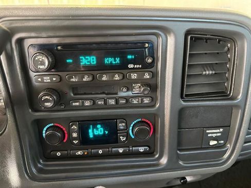 Used 2003 Chevrolet Silverado 2500 LS w/ Skid Plate Package AWD/4WD image 17