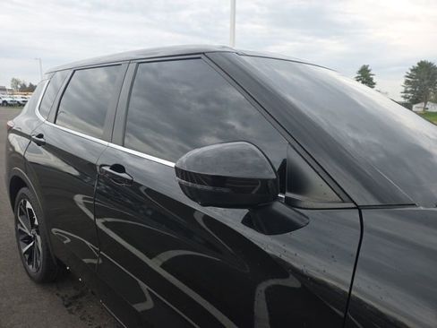 Used 2022 Mitsubishi Outlander SE image 5