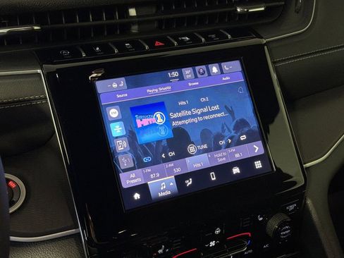 New 2025 Jeep Grand Cherokee L Laredo image 23