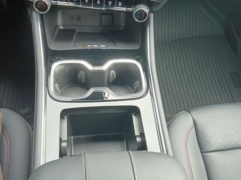 Used 2024 Chevrolet Traverse RS FWD image 7