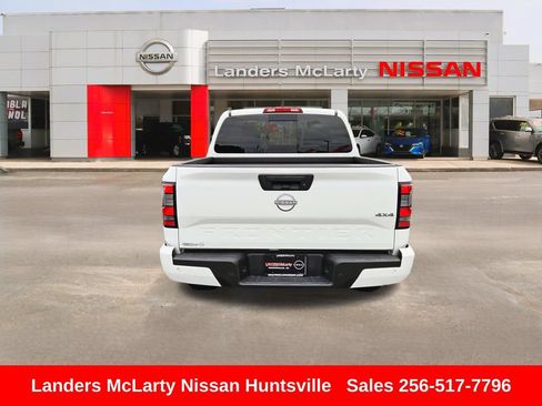 Used 2025 Nissan Frontier SV AWD/4WD image 5