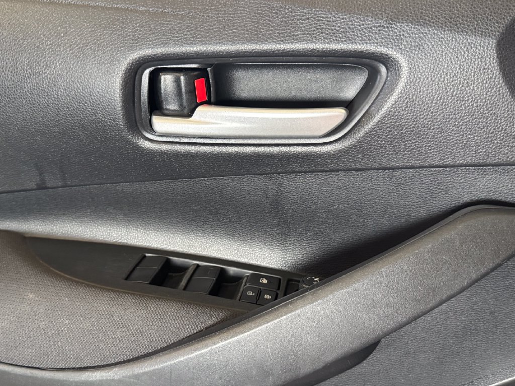 Used 2021 Toyota Corolla LE FWD image 18