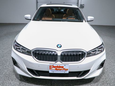Used 2024 BMW 330i Sedan w/ Premium Package RWD image 4