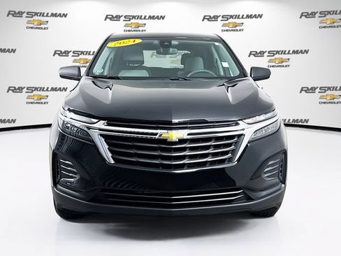 Used 2024 Chevrolet Equinox LS w/ LS Convenience Package FWD image 2