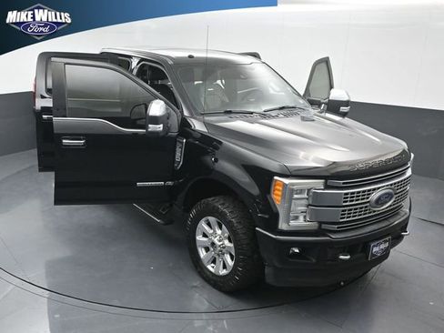 Used 2017 Ford F250 Platinum w/ Platinum Ultimate Package AWD/4WD image 25