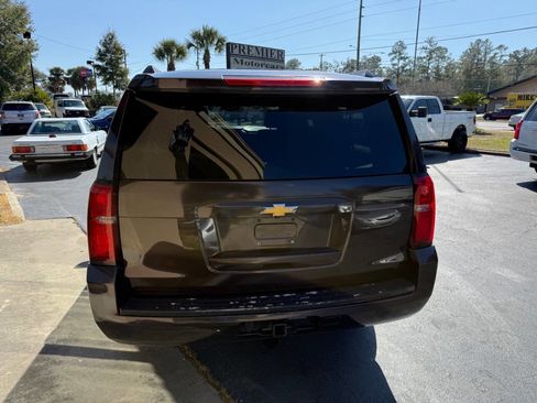 Used 2015 Chevrolet Suburban LT image 4
