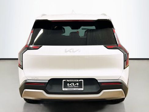 New 2026 Kia EV9 Wind image 6