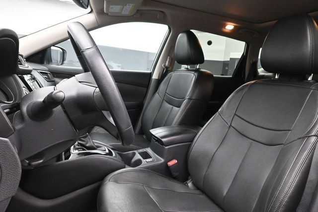 Used 2017 Nissan Rogue SL w/ SL Premium Package FWD image 10
