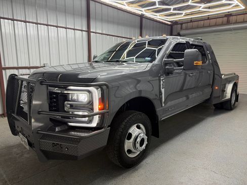 Used 2024 Ford F350 Lariat w/ Lariat Ultimate Package AWD/4WD image 3