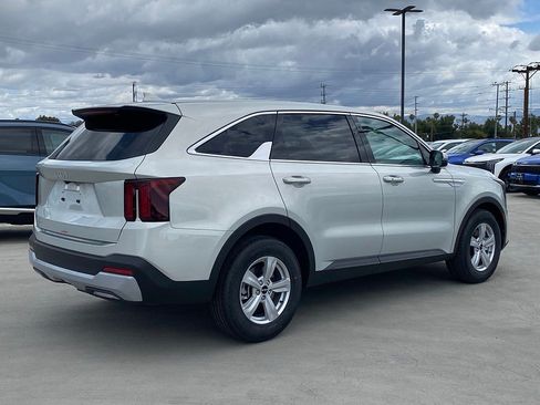New 2026 Kia Sorento LX FWD image 3