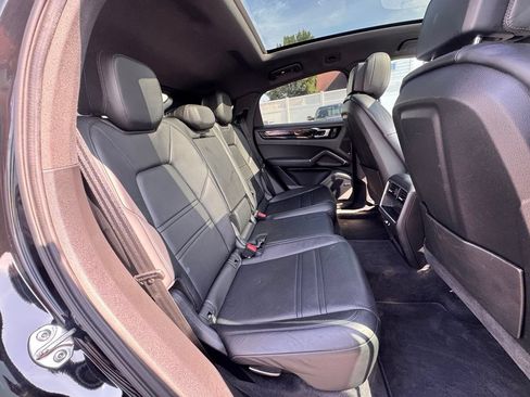 Used 2021 Porsche Cayenne Coupe AWD/4WD image 20
