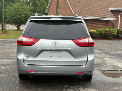 Used 2017 Toyota Sienna LE FWD image 5
