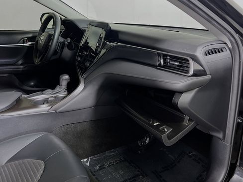 Used 2021 Toyota Camry SE w/ Convenience Package FWD image 35