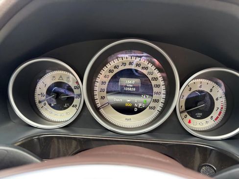 Used 2014 Mercedes-Benz E 550 4MATIC Sedan image 30