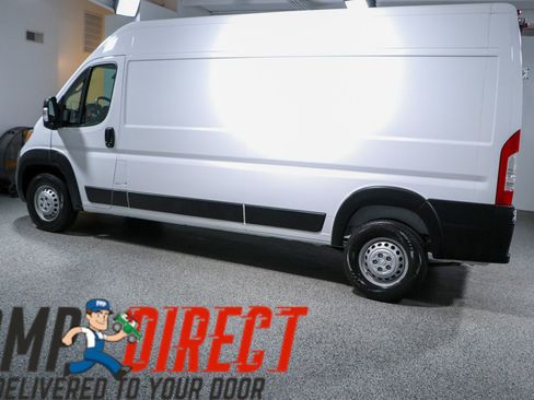 Used 2024 RAM ProMaster 2500 w/ Convenience Group FWD image 10