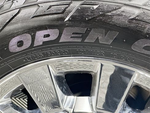 Used 2018 GMC Sierra 2500 Denali w/ Duramax Plus Package image 32