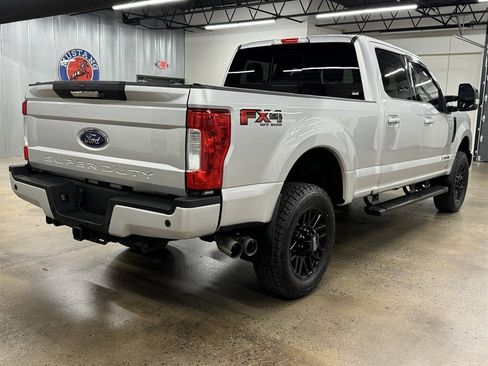 Used 2019 Ford F350 Lariat image 15