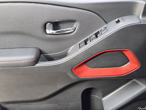 Used 2024 Nissan Frontier PRO-4X w/ Pro Premium Package image 26