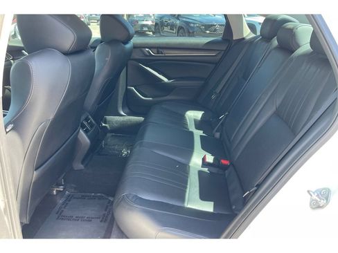 Used 2018 Honda Accord Touring image 14