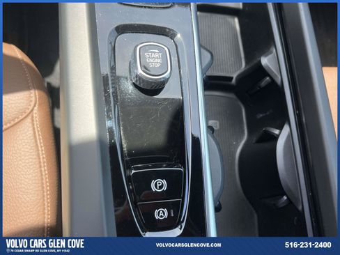 Used 2024 Volvo XC60 B5 Plus AWD/4WD image 28