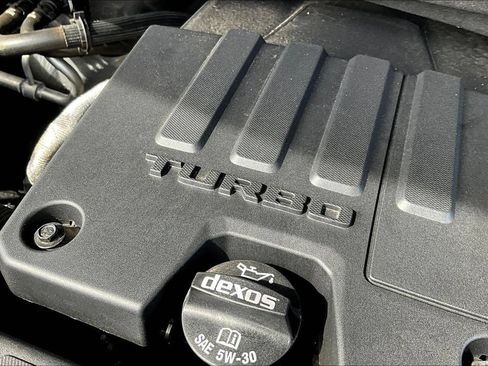 Used 2024 Chevrolet Silverado 1500 LT AWD/4WD image 29