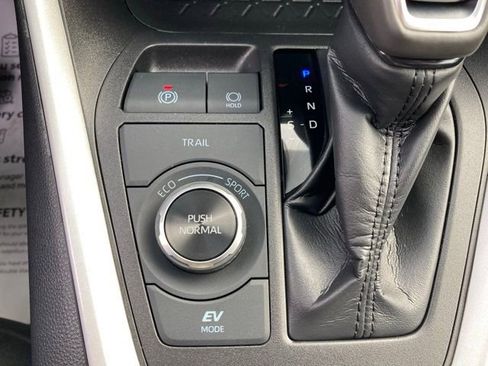 Certified 2024 Toyota RAV4 SE image 34