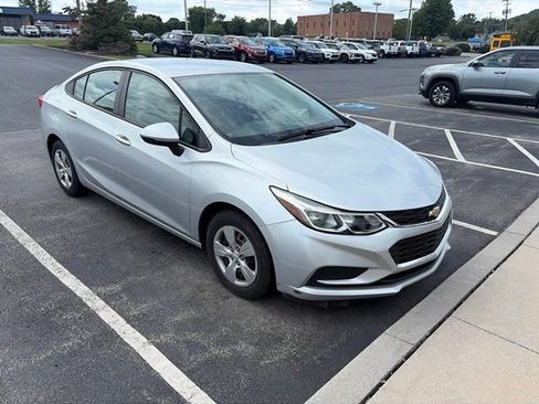 Used 2017 Chevrolet Cruze LS FWD image 6