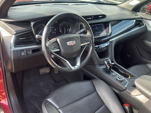 Used 2023 Cadillac XT6 Premium Luxury image 10