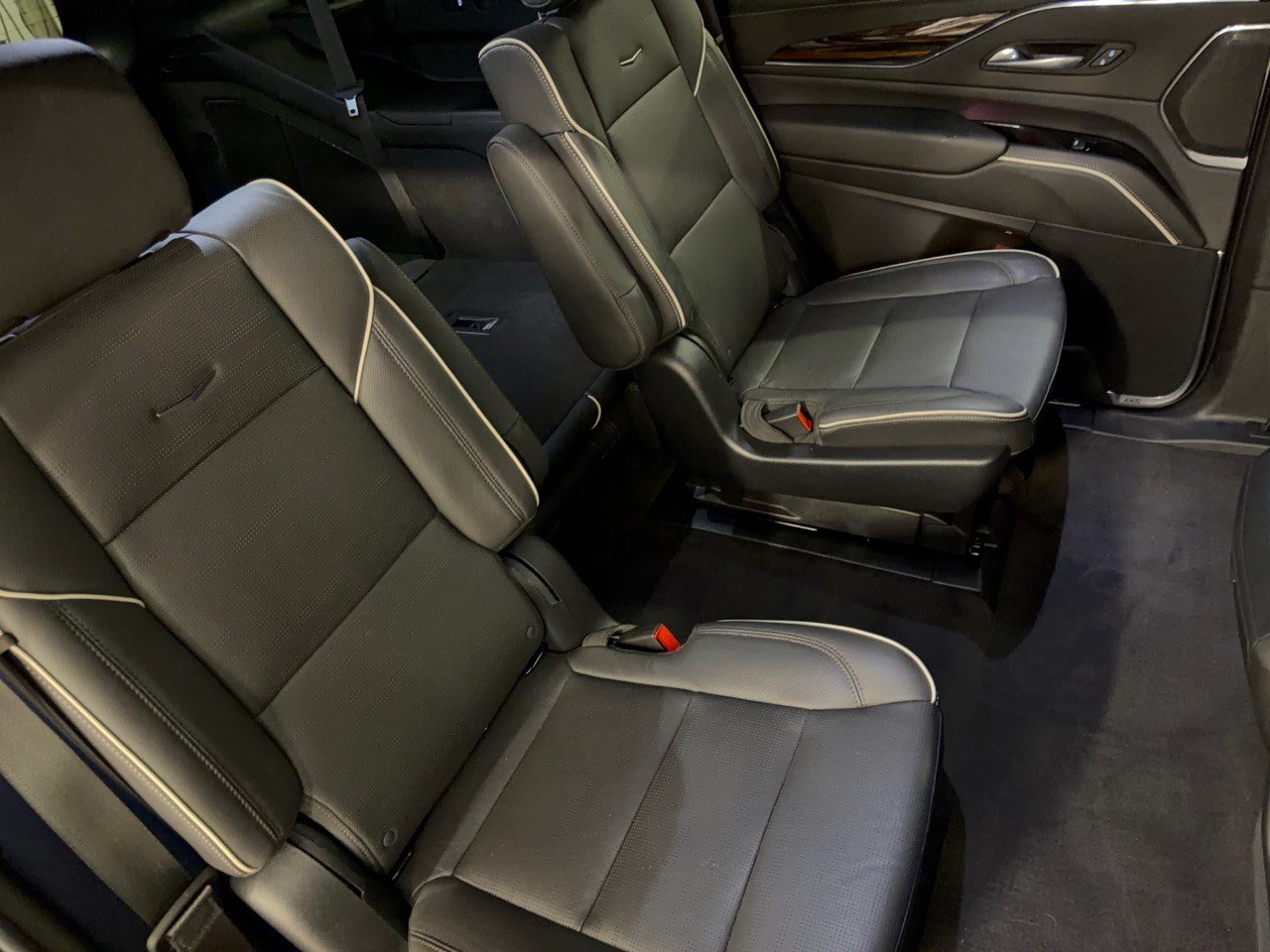 Certified 2023 Cadillac Escalade Premium Luxury w/ Performance Package AWD/4WD image 29