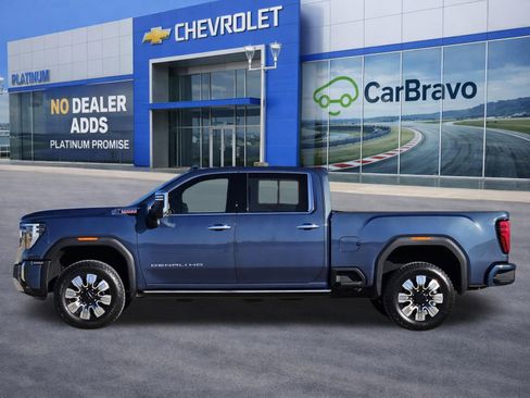 Used 2026 GMC Sierra 2500 Denali w/ Denali Reserve Package image 3