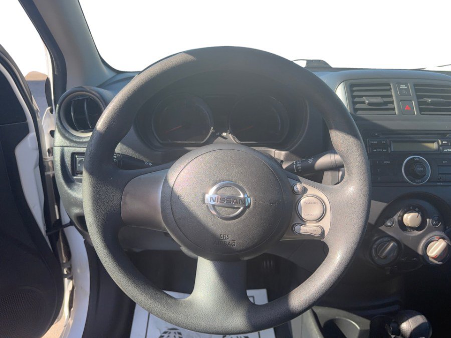 Used 2012 Nissan Versa SV FWD image 18