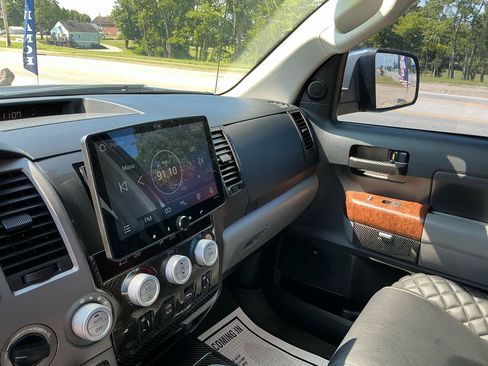 Used 2012 Toyota Tundra Limited w/ Memory Pkg AWD/4WD image 17