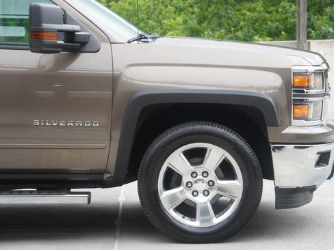 Used 2015 Chevrolet Silverado 1500 LT w/ LT Convenience Package AWD/4WD image 21