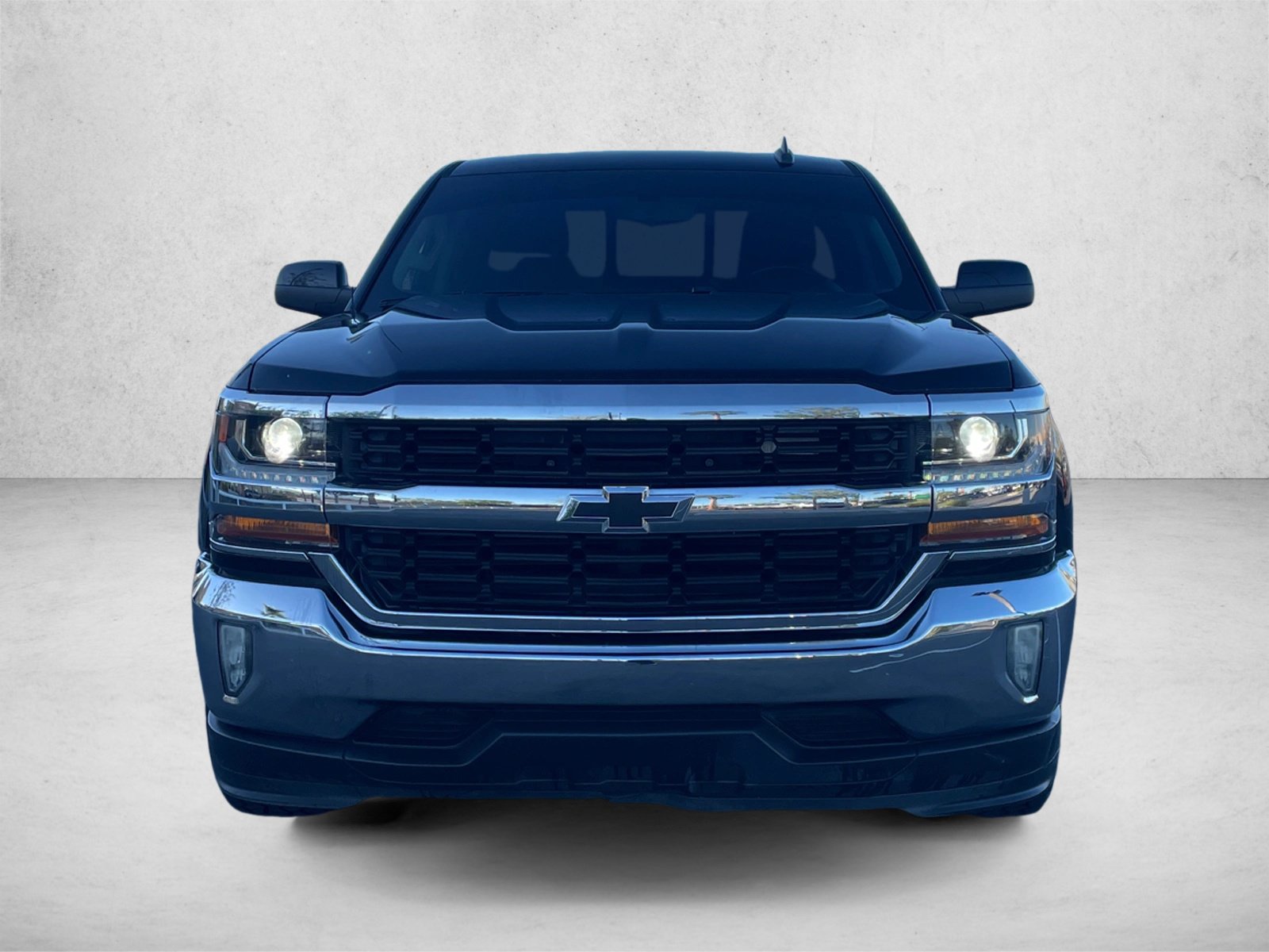 Used 2018 Chevrolet Silverado 1500 LT w/ All Star Edition RWD image 2
