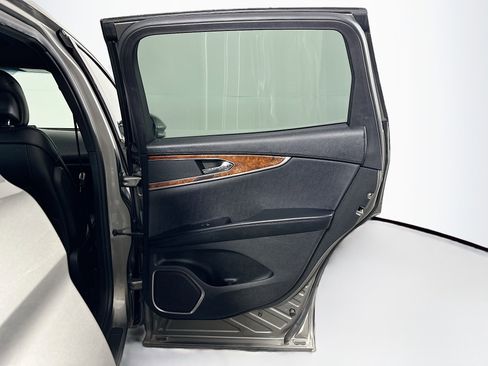 Used 2017 Lincoln MKX Reserve image 31