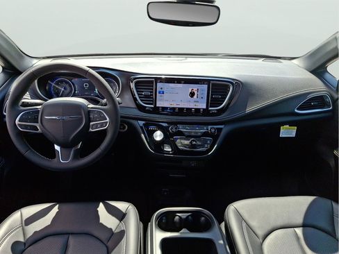 New 2026 Chrysler Pacifica Select AWD/4WD image 7