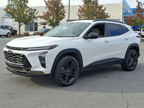 Used 2025 Chevrolet Trax ACTIV w/ Driver Confidence Package image 5