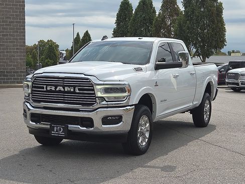Used 2022 RAM 2500 Laramie AWD/4WD image 2