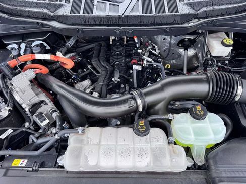 Used 2024 Ford F150 Lariat AWD/4WD image 39