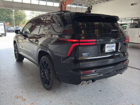 New 2026 Chevrolet Traverse RS w/ LPO, Floor Liner Package image 5