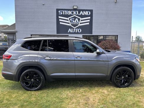 Used 2023 Volkswagen Atlas SE AWD/4WD image 5