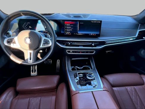 Used 2025 BMW X7 M60i AWD/4WD image 16