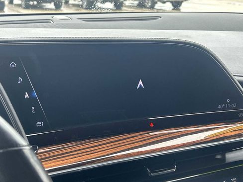 Used 2021 Cadillac Escalade Luxury image 13