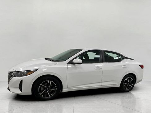 Used 2025 Nissan Sentra SV image 7