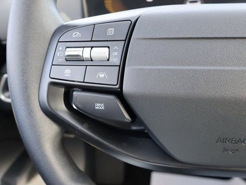 New 2025 Kia K4 LXS image 30