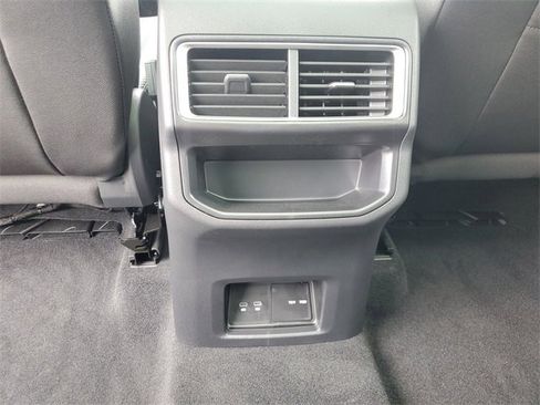 New 2026 Volkswagen Atlas Cross Sport SE image 15