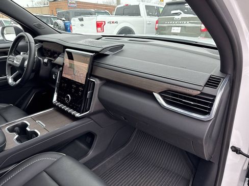 Used 2024 GMC Acadia Denali w/ LPO, Floor Liner Package AWD/4WD image 11